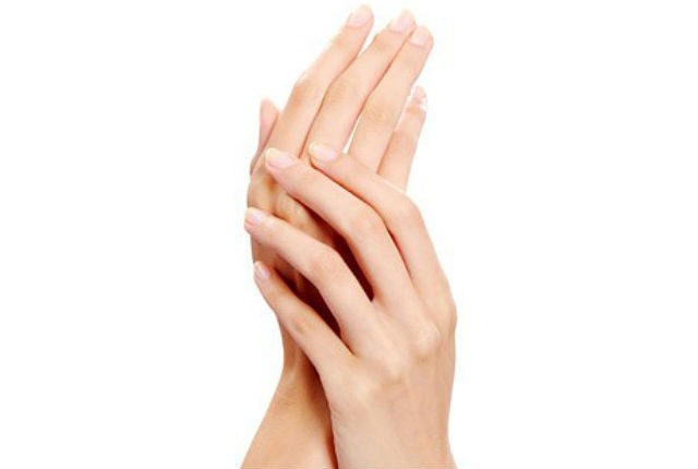 Ανακουφίζει και ενυδατώνει τα χέρια