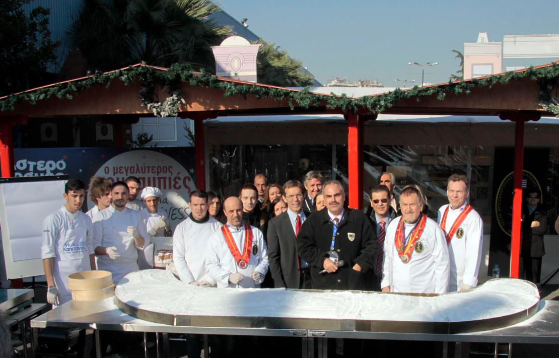 ΦΩΤΟ-Κουραμπιές 300 κιλά