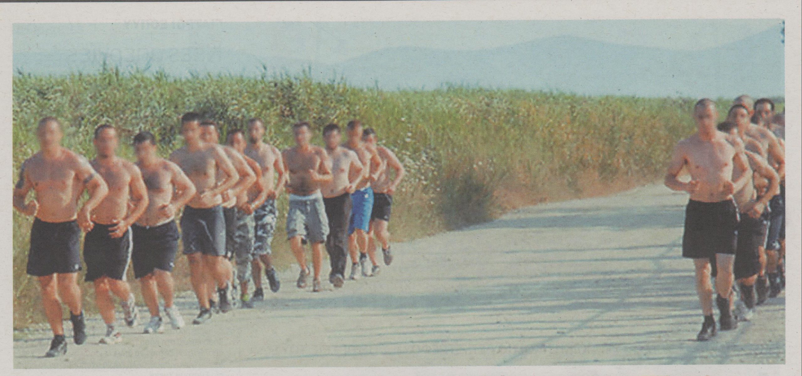 ΦΩΤΟ-Εκπαιδευτής των ταγμάτων ο Κασιδιάρης