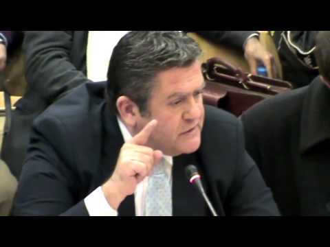 ΒΙΝΤΕΟ-Κάμερα κατέγραψε τον Τομπούλογλου την ώρα που έπαιρνε τα λεφτά