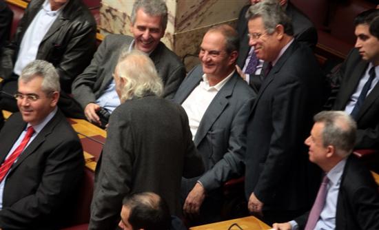 Το «πηγαδάκι» Καραμανλή-Γλέζου