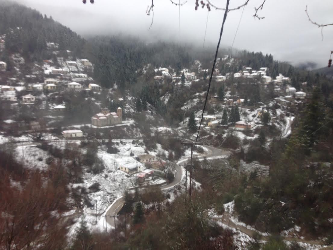 ΦΩΤΟ-Στα λευκά τα ορεινά των Τρικάλων