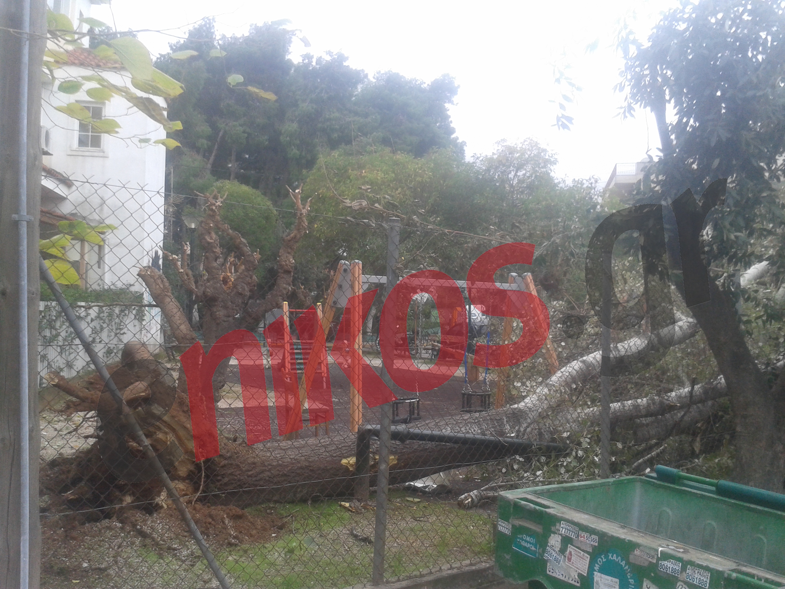 Εκατοντάδες κλήσεις στην πυροσβεστική