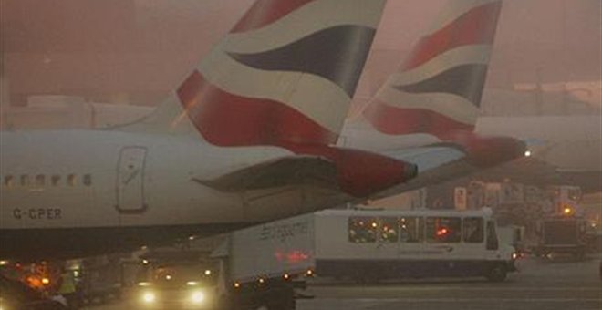 Ακυρώνονται δεκάδες πτήσεις