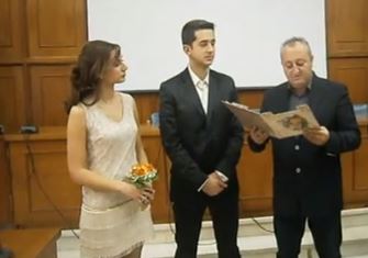 ΒΙΝΤΕΟ-Τέλεσε γάμο με δικά του λόγια