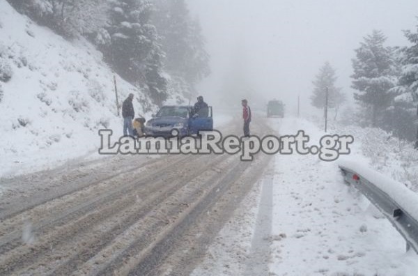 Με αλυσίδες προς Καρπενήσι