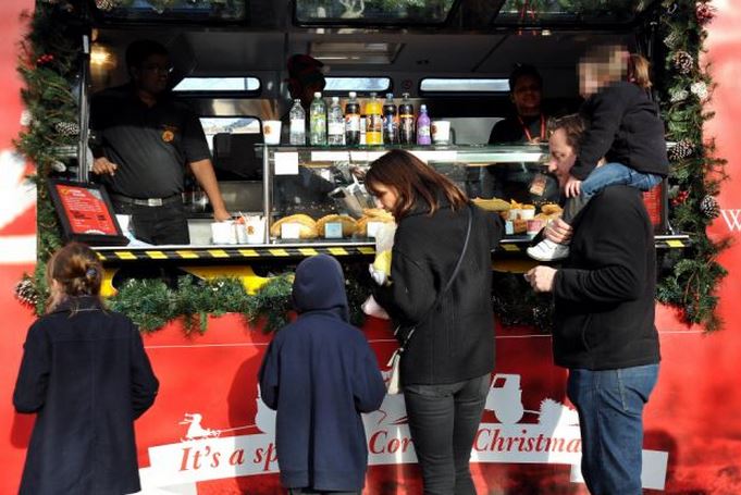 ΦΩΤΟ-Ο Κάμερον στο λούνα παρκ