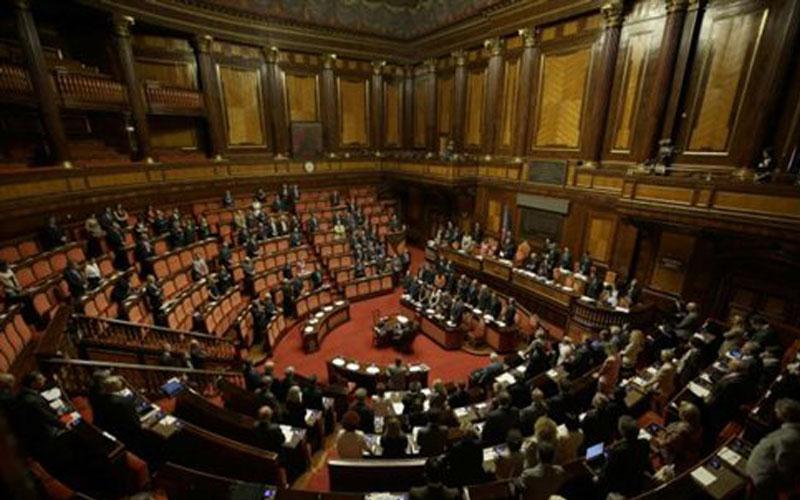 Ιταλία: Εγκρίθηκε ο προϋπολογισμός