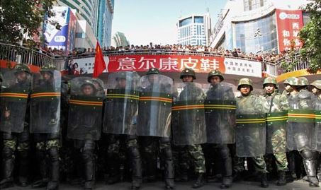14 νεκροί διαδηλωτές από αστυνομικά πυρά