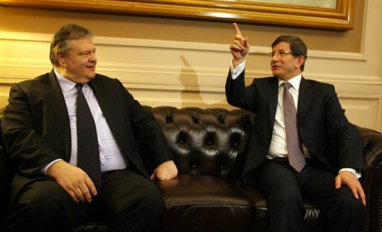 Διαφώνησαν στο Κυπριακό, κάθισαν στο τραπέζι για την ΑΟΖ