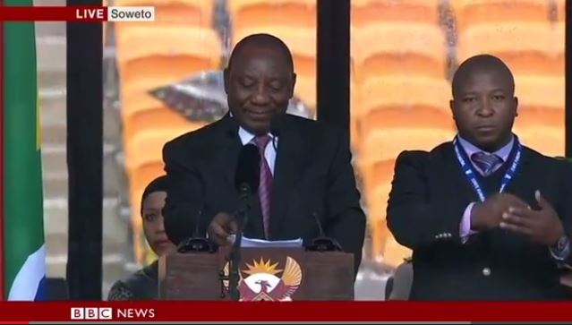 ΒΙΝΤΕΟ-Σάλος στη Ν.Αφρική με τον απατεώνα διερμηνέα