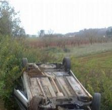 ΦΩΤΟ-Τούμπαρε αυτοκίνητο στην Αυλίδα