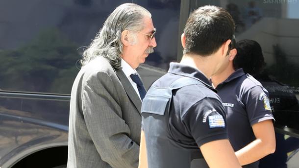 Αναβολή για Ψωμιάδη λόγω… αίθουσας