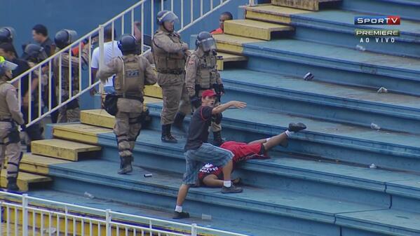 Βραζιλία: Ένας οπαδός σε κώμα