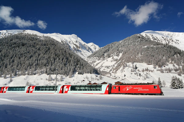 Ταξίδια με τρένο σε χιονισμένα τοπία