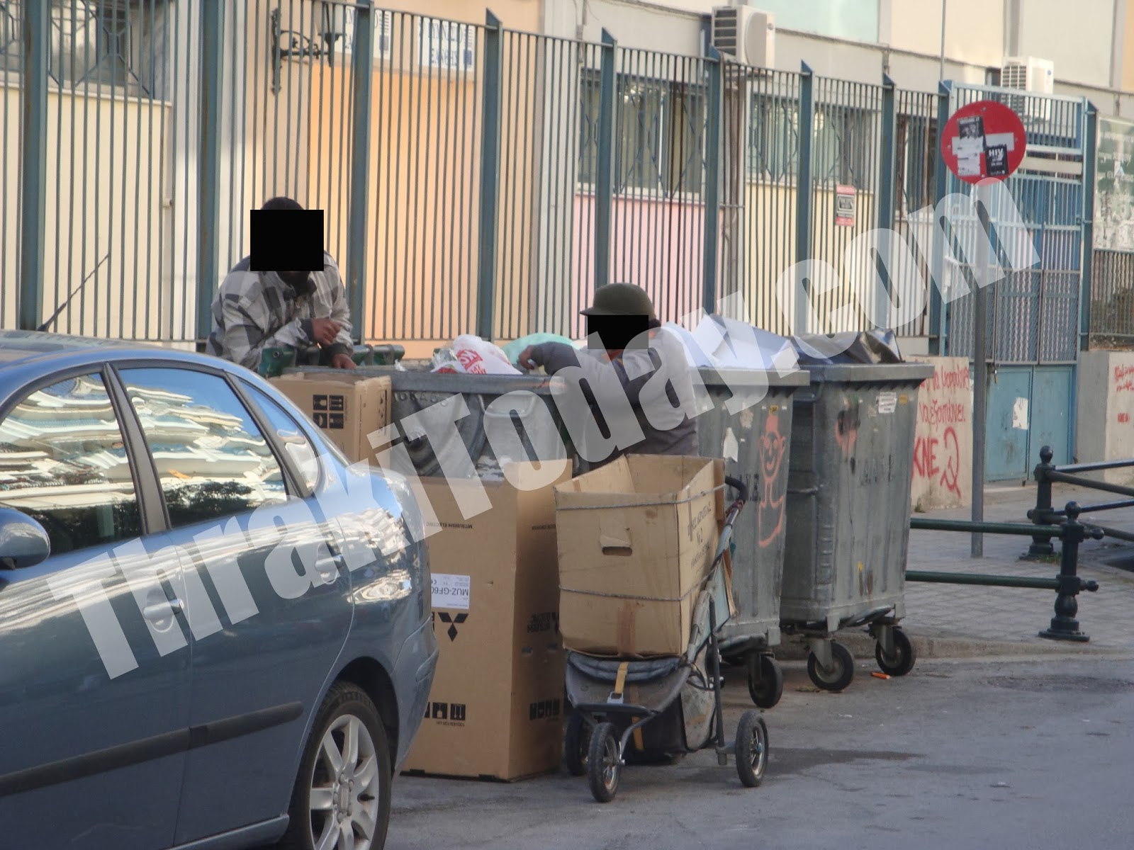 Ψάχνοντας στα σκουπίδια