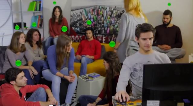 ΒΙΝΤΕΟ-Live επικοινωνία ή social media;