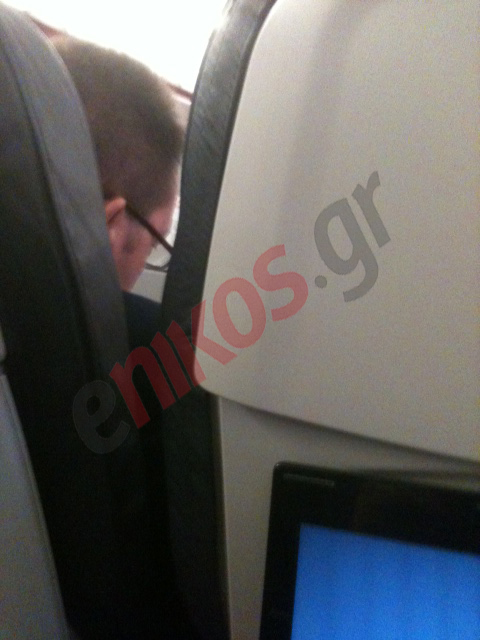 Με τον Στουρνάρα στο αεροπλάνο για Βρυξέλλες