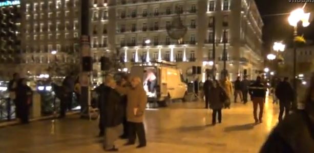 ΒΙΝΤΕΟ-Η συγκέντρωση ΓΣΕΕ-ΑΔΕΔΥ έξω από τη Βουλή