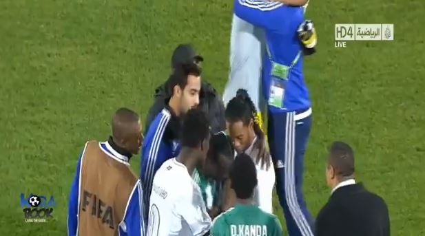 ΒΙΝΤΕΟ-Έγδυσαν τον Ροναλντίνιο