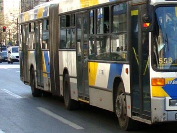 ΤΩΡΑ-Τηλεφώνημα για βόμβα σε λεωφορείο