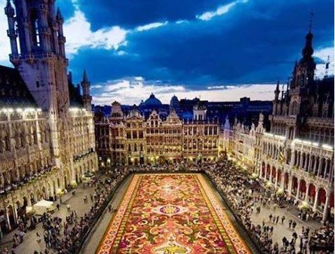 ΦΩΤΟ-Το μεγαλύτερο χαλί από λουλούδια στον κόσμο