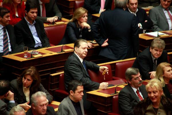 ΦΩΤΟ-Η μοναξιά του Πολύδωρα στην ψηφοφορία