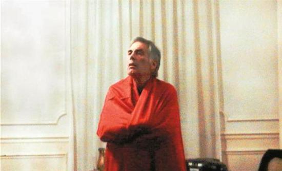 Ο Πελεγρίνης σε παράσταση στο Παρίσι