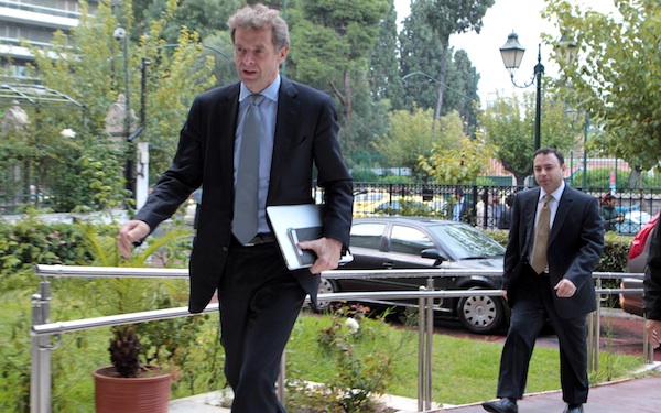 Παράταση του ΦΠΑ εστίασης χωρίς την έγκριση της τρόικας