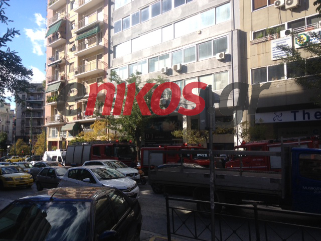 ΦΩΤΟ-Νεκρός άνδρας ανασύρθηκε απο ασανσέρ