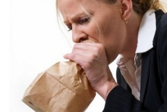 Κρίσεις πανικού: Γιατί εμφανίζονται τόσο ξαφνικά στη ζωή μας;