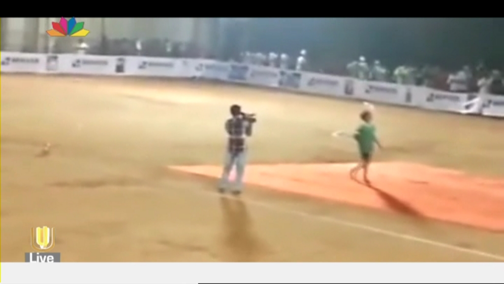 ΒΙΝΤΕΟ-Κατέρρευσε κερκίδα στην Ινδία