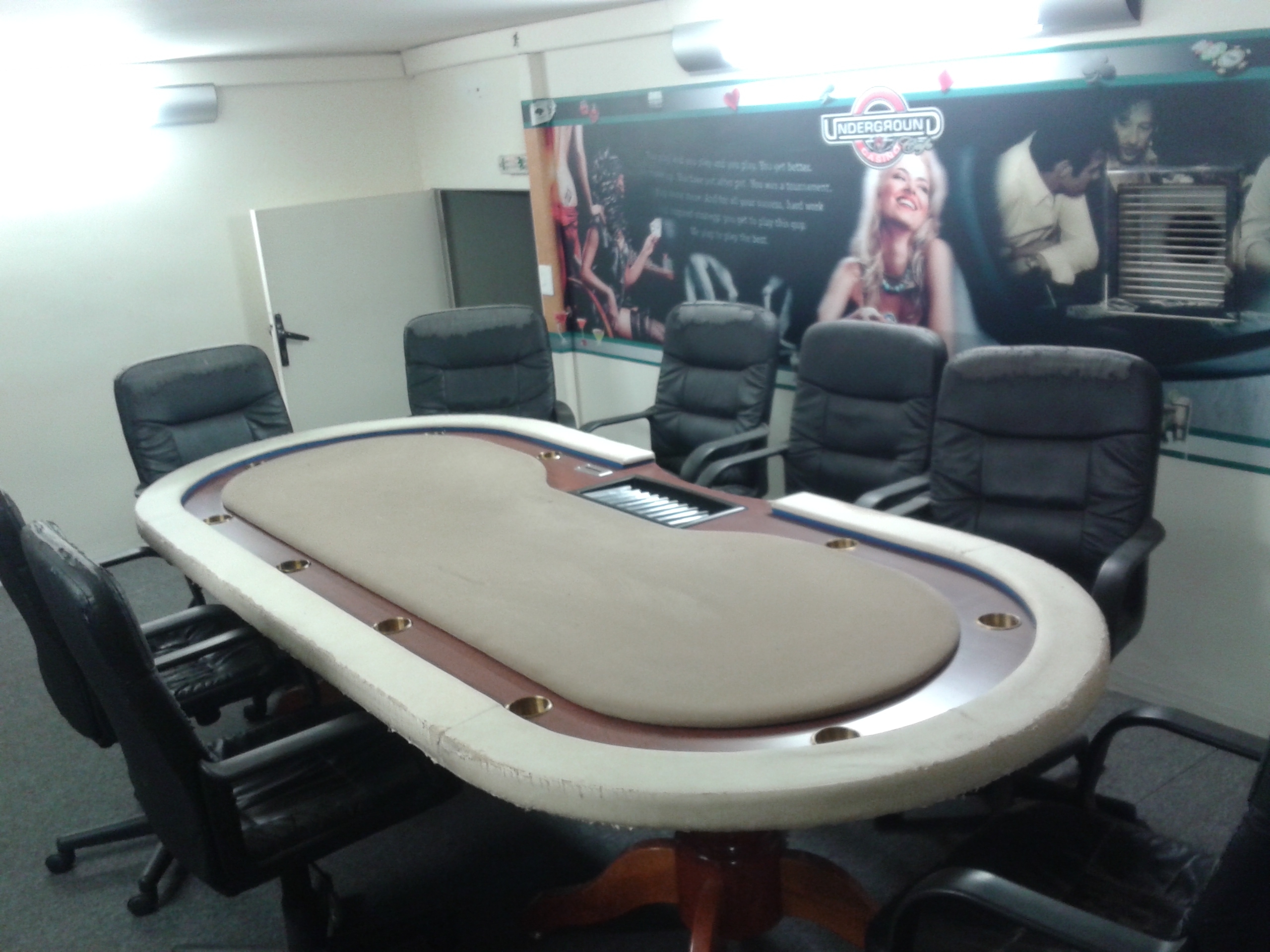 ΦΩΤΟ-Μίνι… ηλεκτρονικό καζίνο