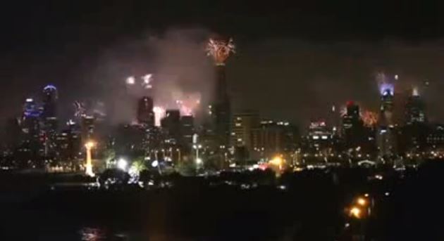 ΒΙΝΤΕΟ-Πυροτεχνήματα στη Μελβούρνη