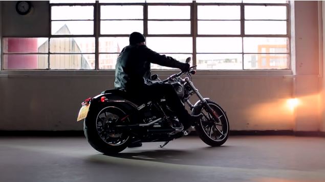 ΒΙΝΤΕΟ-Κάλαντα από μία Harley