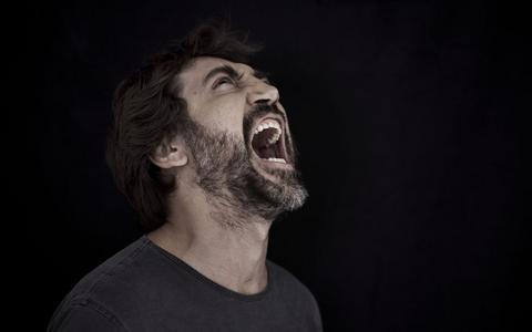 Ο Μπαρδέμ «ουρλιάζει» για όλους τους ‘Ελληνες!