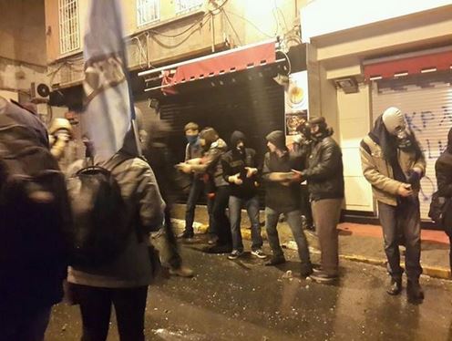 ΦΩΤΟ-Διαδηλώσεις κατά της κυβέρνησης