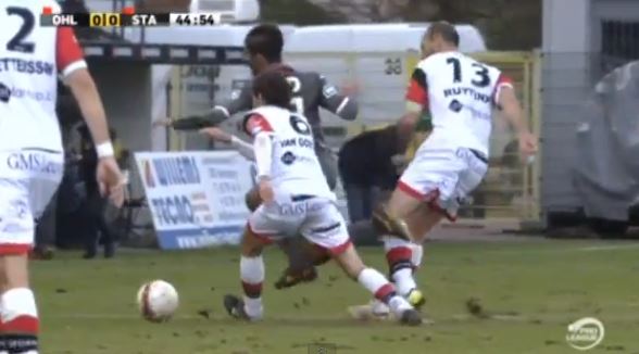 ΒΙΝΤΕΟ-Του έριξε μπουνιά για ένα φάουλ