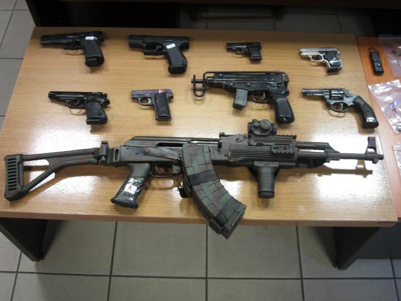 ΦΩΤΟ-Εξαρθρώθηκε εγκληματική οργάνωση