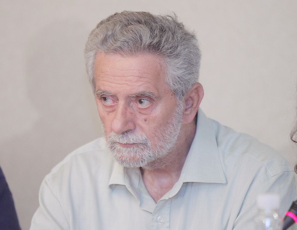 Δρίτσας: “Η κυβέρνηση πετά τη μπάλα στην εξέδρα”