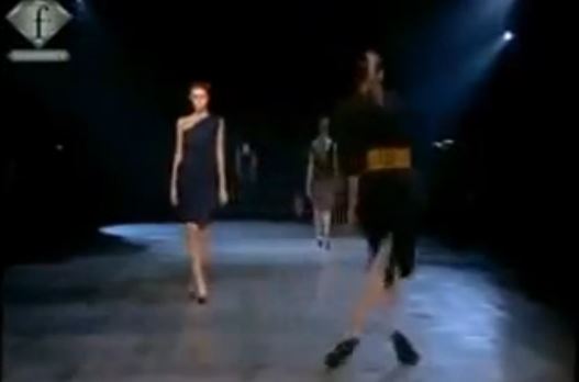 ΒΙΝΤΕΟ-«Δολοφονικά» τακούνια