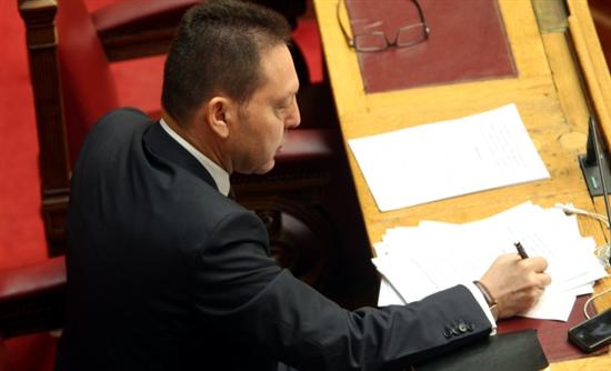 Στο στόχαστρο των βουλευτών ο Γ. Στουρνάρας