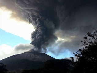 Εξερράγη το ηφαίστειο Τσαπαραστίκ