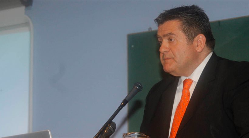 ΦΩΤΟ-«Ο Χάρης Τομπούλογλου με τα λεφτά στο χέρι»