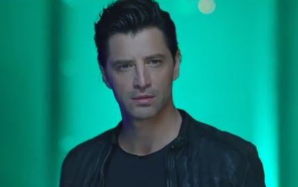 ΒΙΝΤΕΟ-Μία γεύση από το νέο τραγούδι του Σάκη