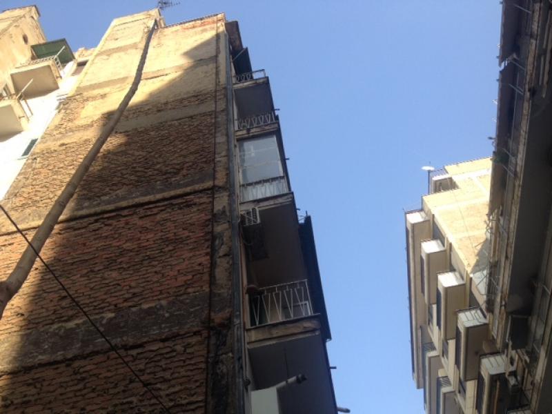 ΤΩΡΑ-Άνδρας απειλεί να αυτοκτονήσει