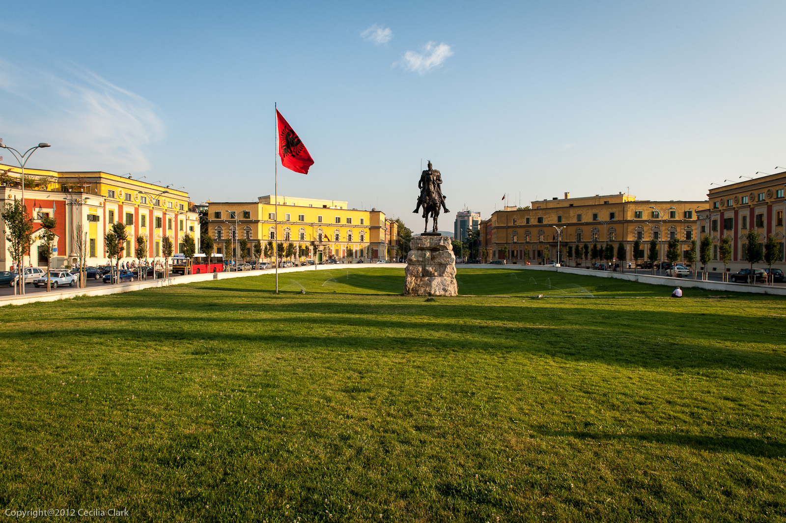 Νομάρχης… βομβιστής στην Αλβανία