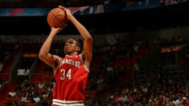 ΒΙΝΤΕΟ-Το πρώτο double-double του Αντετοκούνμπο