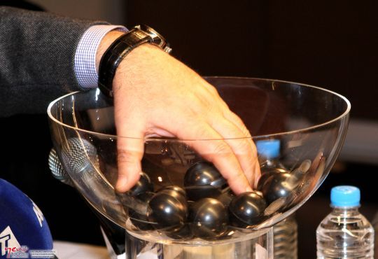 Έριξαν κλήρο για το ποιος θα πληρωθεί