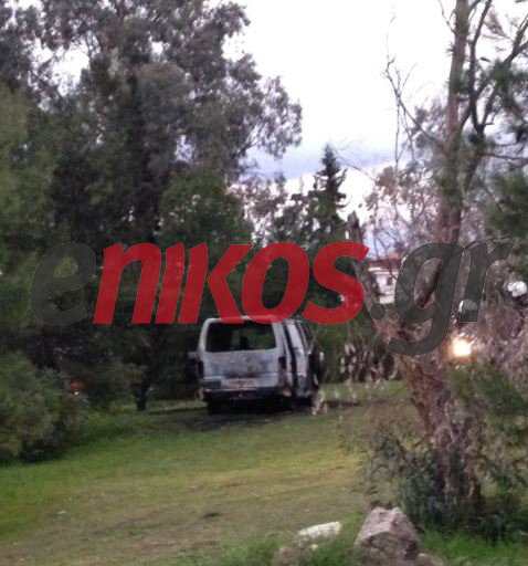 Φωτογραφίες από τα καμένα αυτοκίνητα της απαγωγής